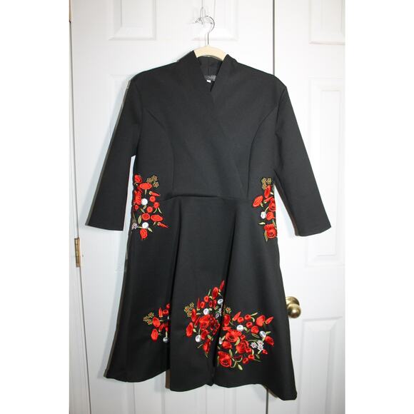 Lai Meng Five Cats Black Dress w/ Red Floral Embroidery sz L - Picture 2 of 4